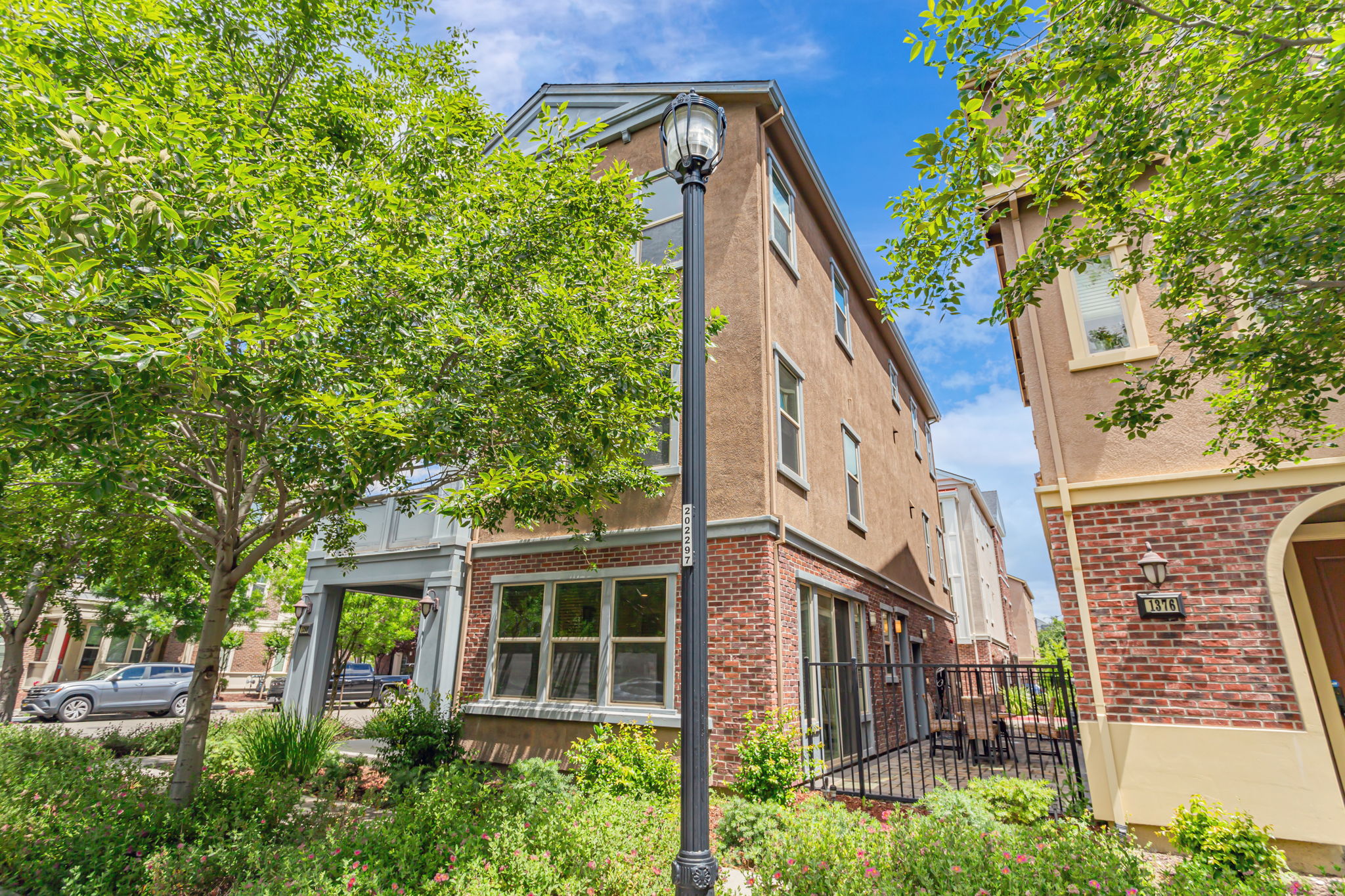 1380 Brookline Loop room